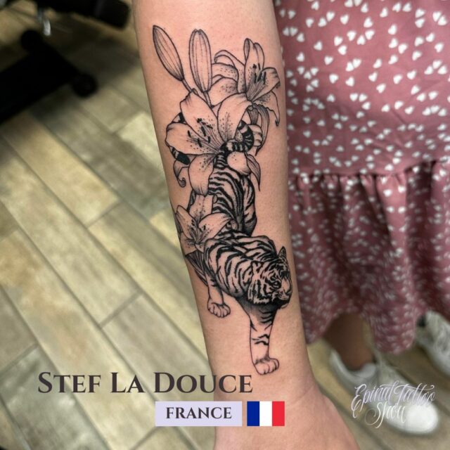 Stef La Douce - Gold Tool Tattoo - France (3)